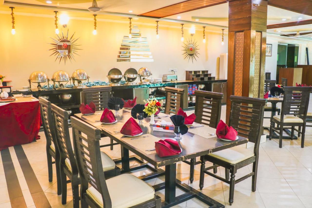 Hotel Crown Inn Multan Eksteriør billede