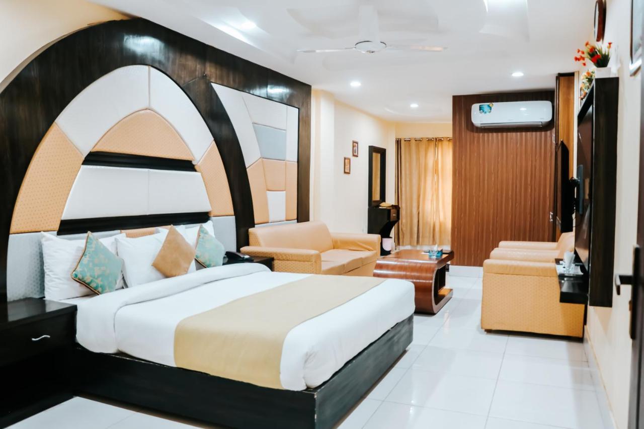 Hotel Crown Inn Multan Eksteriør billede