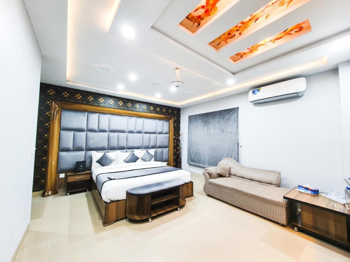 Hotel Crown Inn Multan Eksteriør billede