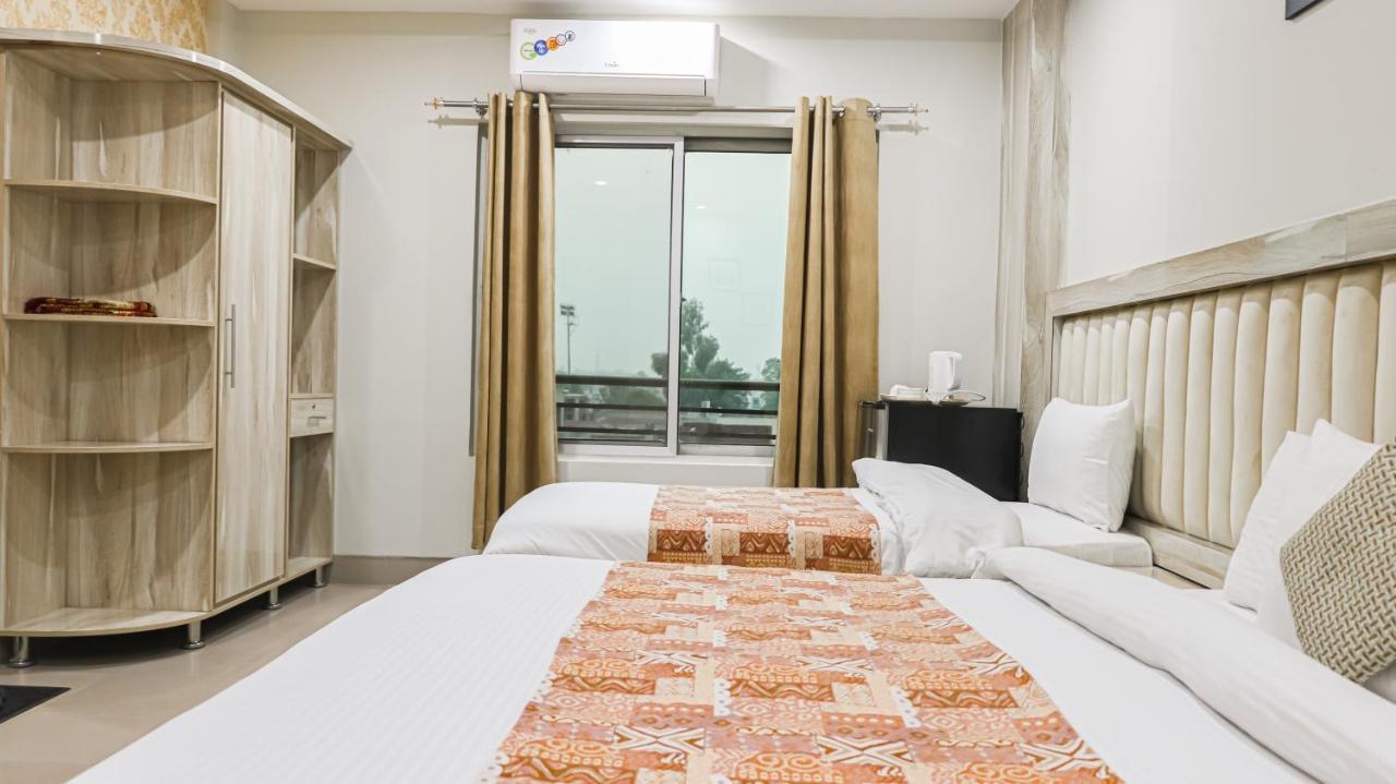 Hotel Crown Inn Multan Eksteriør billede
