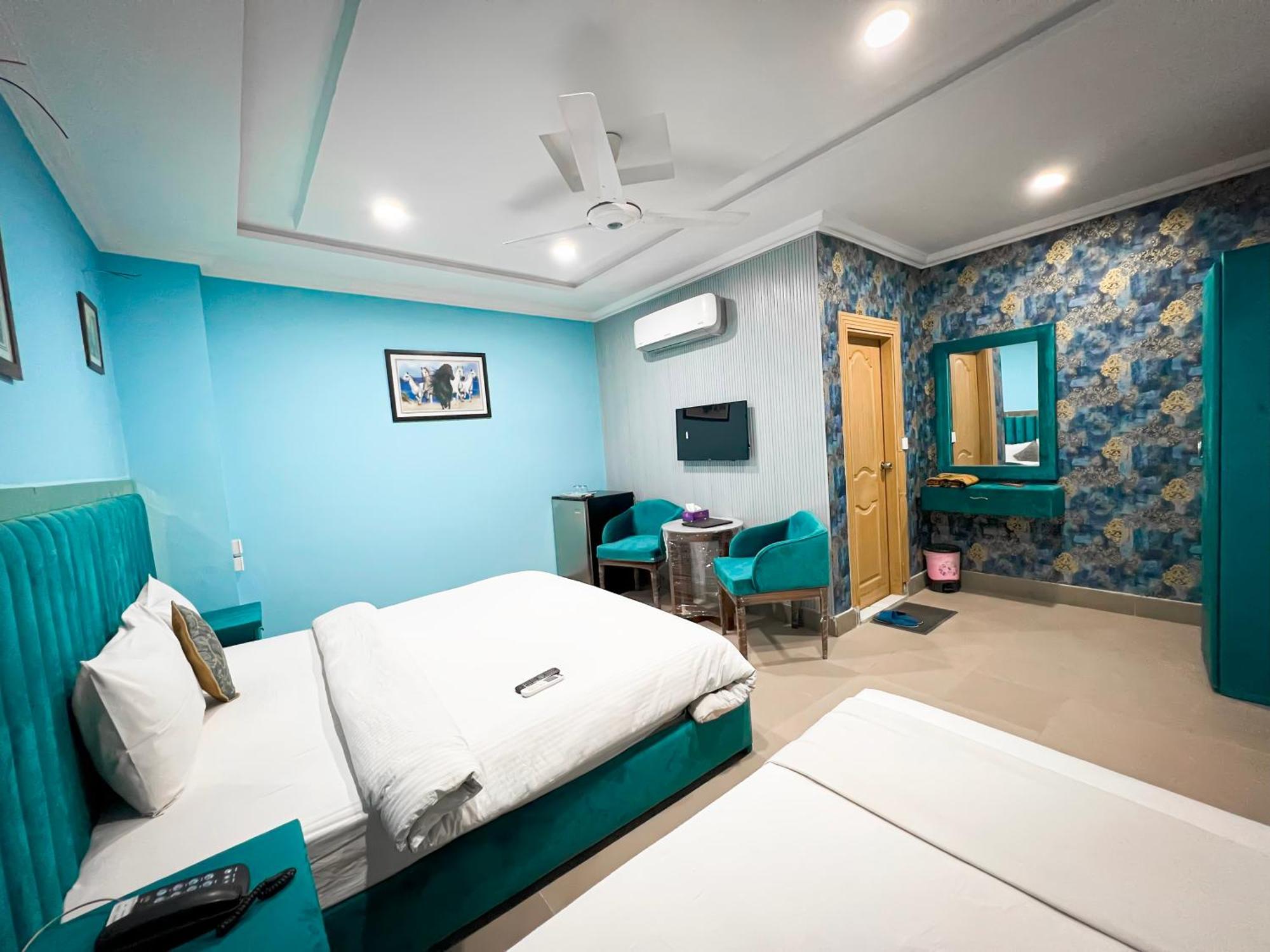 Hotel Crown Inn Multan Eksteriør billede
