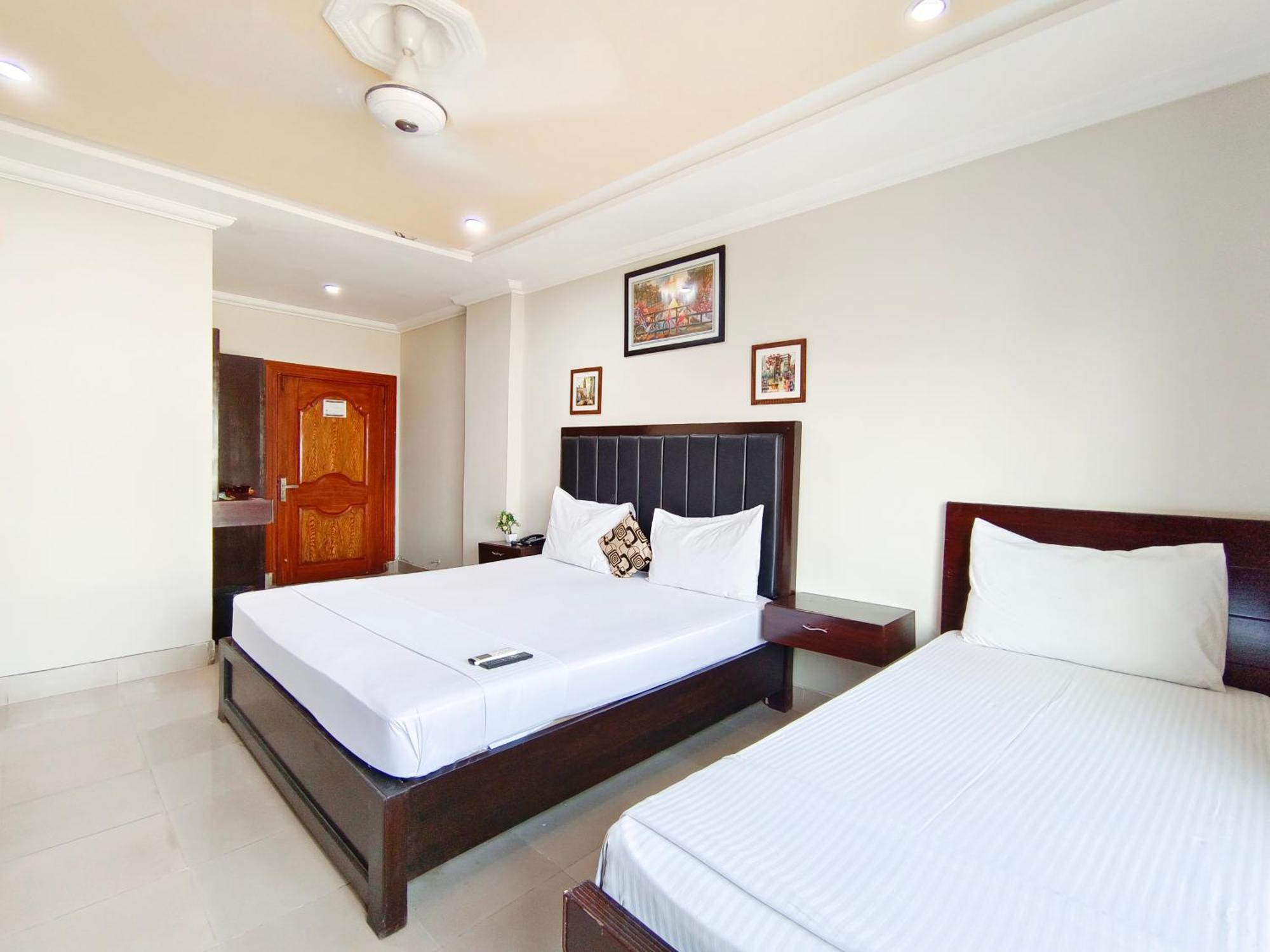 Hotel Crown Inn Multan Eksteriør billede