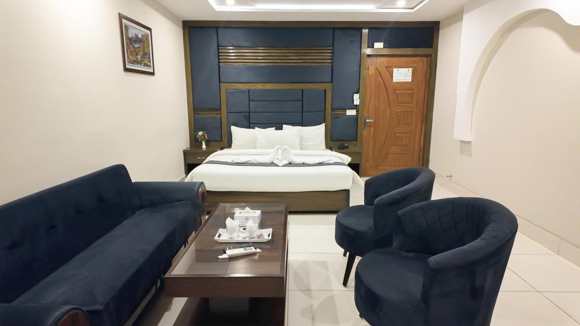 Hotel Crown Inn Multan Eksteriør billede