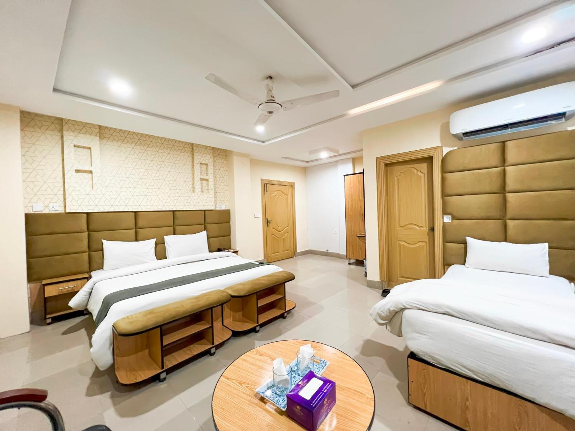 Hotel Crown Inn Multan Eksteriør billede