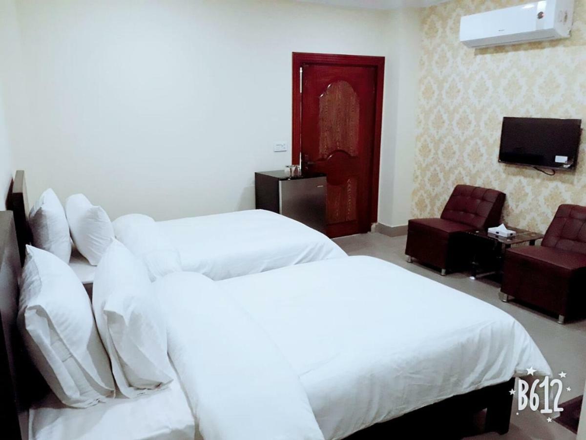 Hotel Crown Inn Multan Eksteriør billede