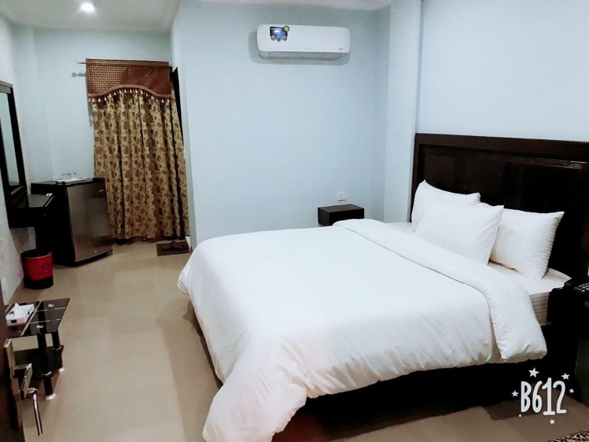 Hotel Crown Inn Multan Eksteriør billede