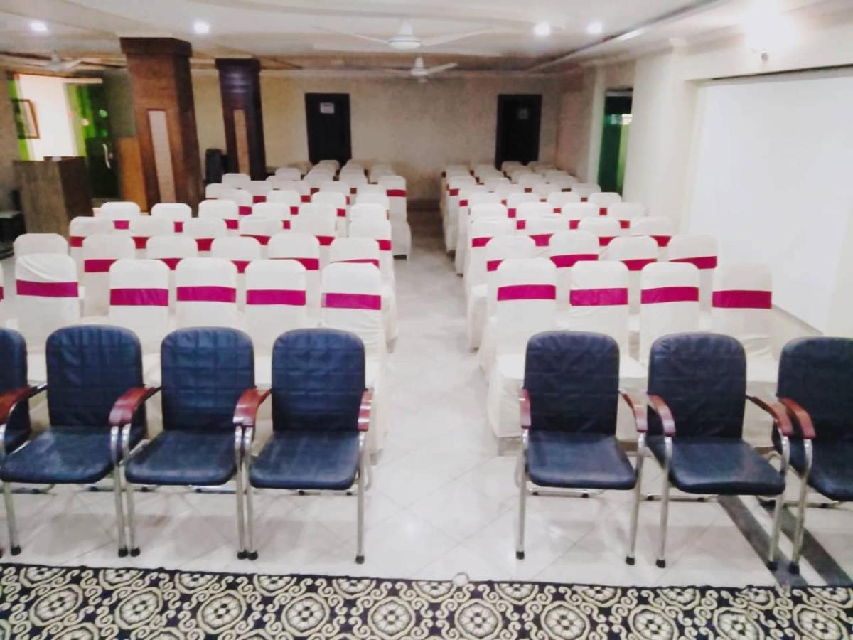 Hotel Crown Inn Multan Eksteriør billede